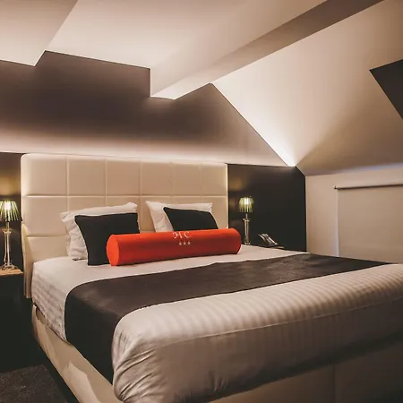 Hors-chateau - Centre Historique 3*