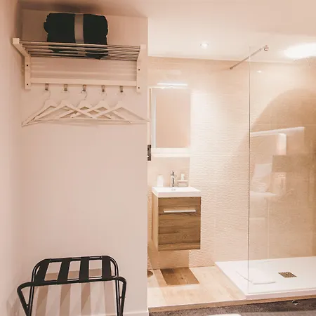 Hotel Hors-chateau - Centre Historique 3*