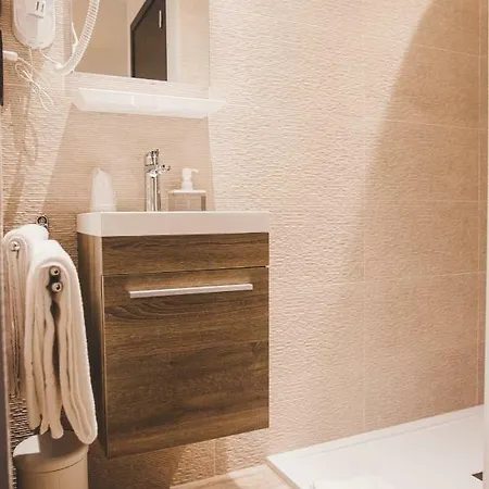 Hotel Hors-château - Centre Historique 3*