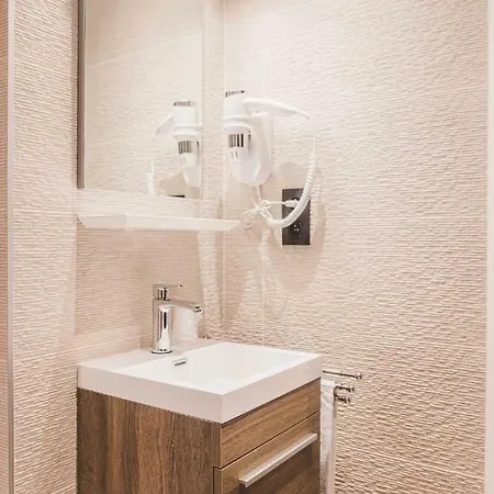 Hors-château - Centre Historique Hotel 3*