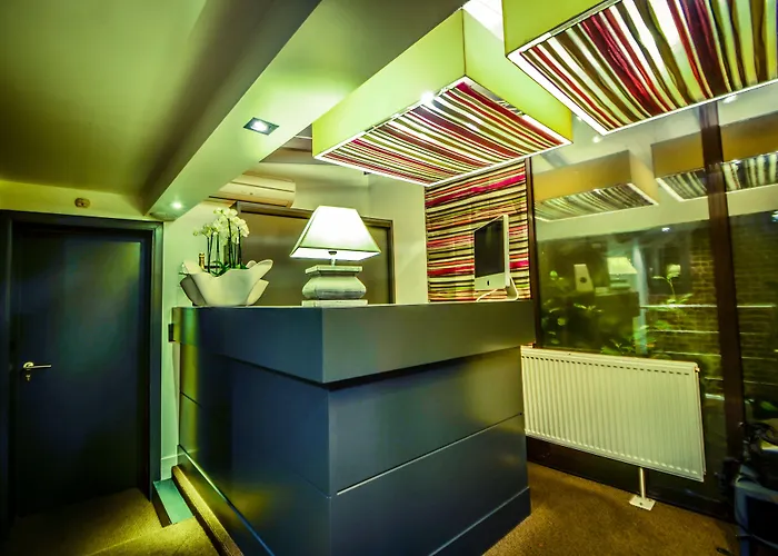 Hotel Hors-château - Centre Historique 3*