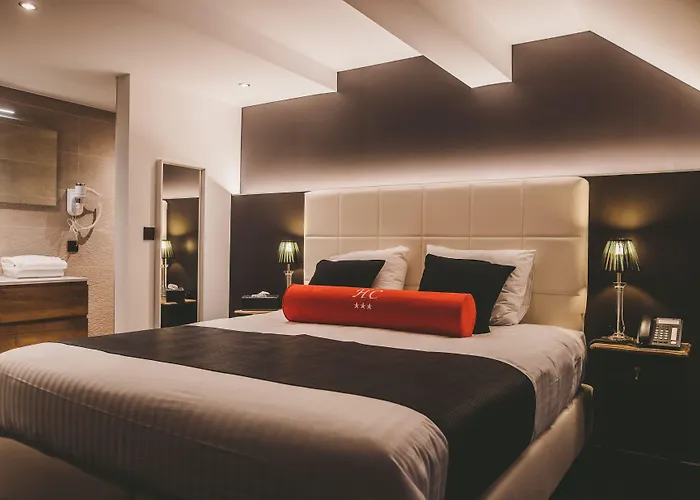 Hors-château - Centre Historique Hotel 3*