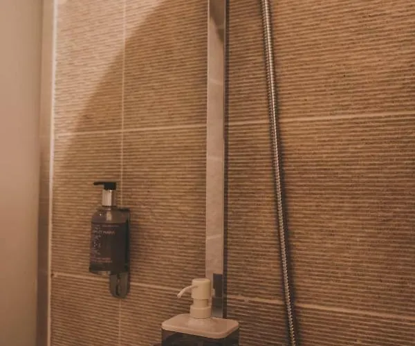 Hotel Hors-château - Centre Historique Liegi