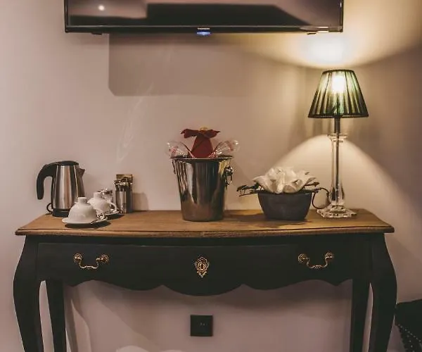 Hors-château - Centre Historique Hotel