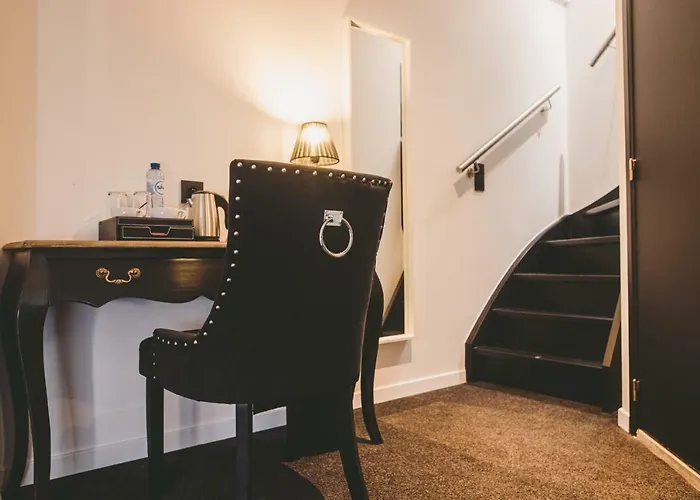 Hotel Hors-château - Centre Historique 3*